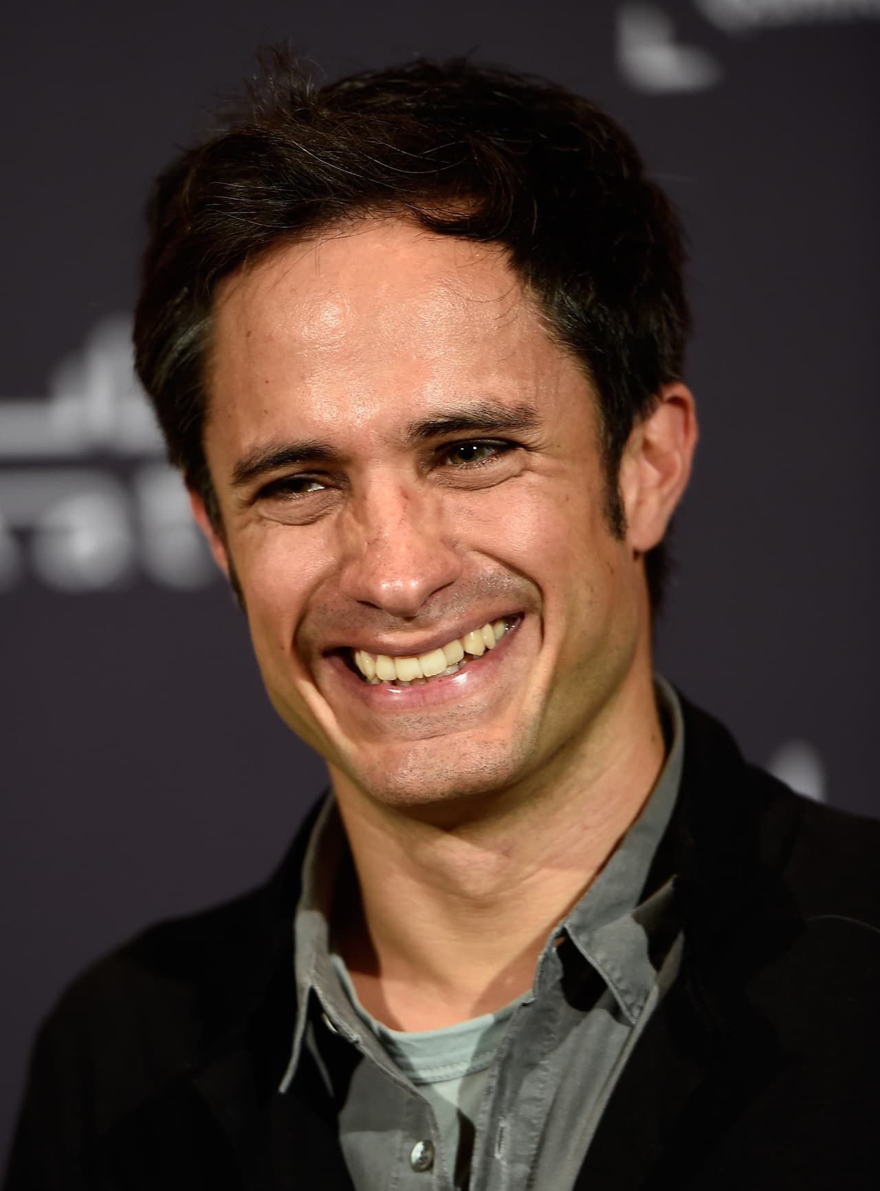 Por eso y muchas cosas más se ha convertido en uno de los actores mexicanos más exitosos en el mundo.