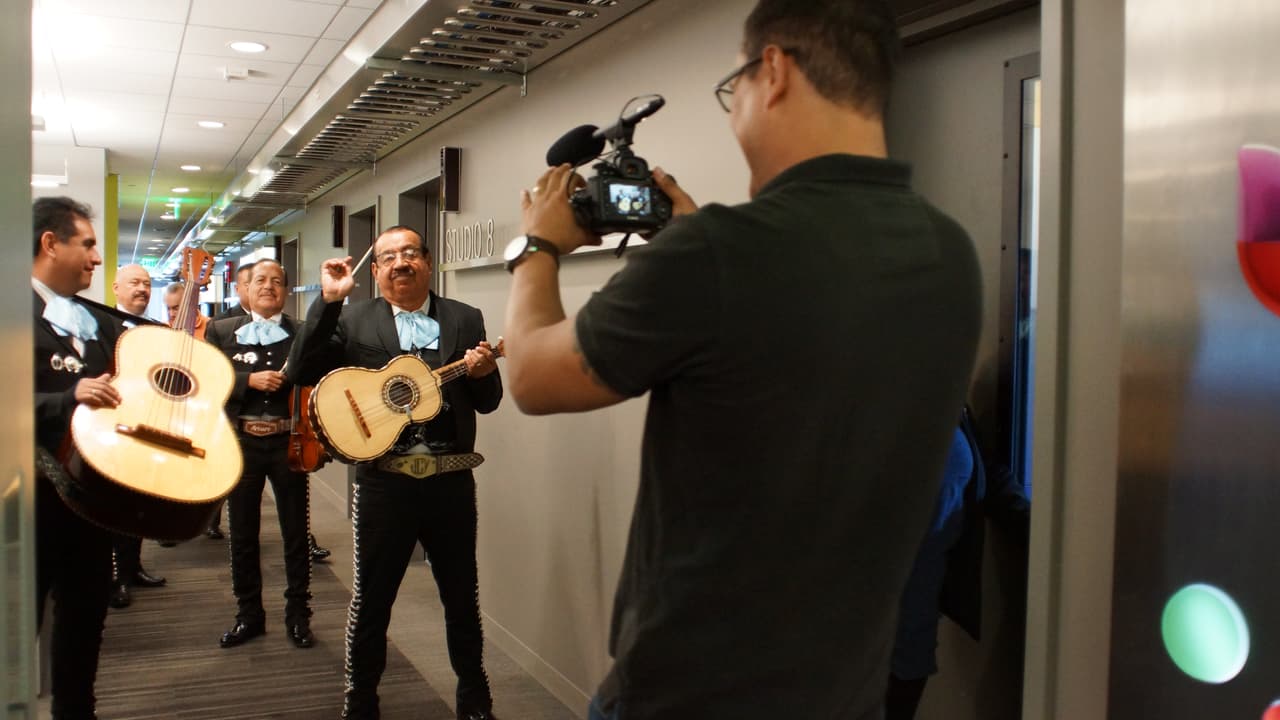 Se dice fácil, pero no lo es. 
<b>El Free-guy show</b> celebró su primer año al aire y el día estuvo cargado de sorpresas.