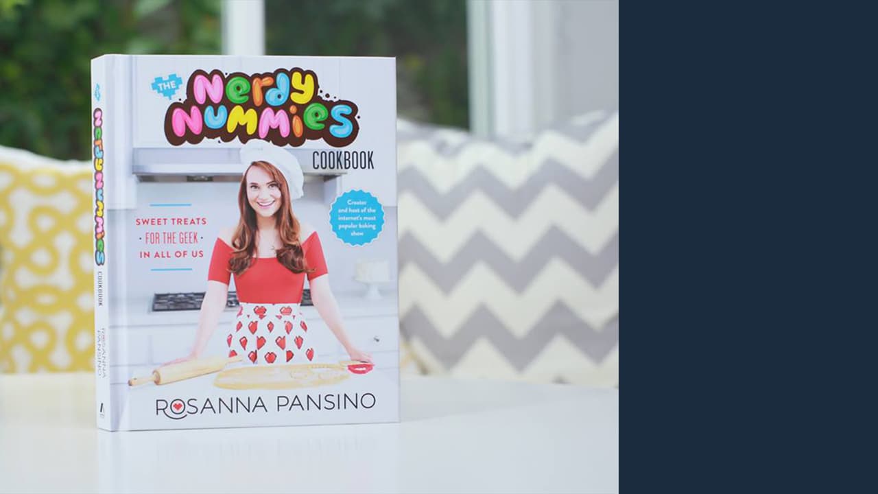 A todos nos encanta comer tortas y nadie es más creativa con sus creaciones en YouTube que Rosanna Pansino.
