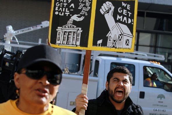 "Está bastante claro que la lucha es contra los bancos, y el movimiento Ocupemos versa sobre ocupar espacios. Así que ocupar un espacio que debería pertenecer a propietarios de casas pero pertenece a los bancos parece ser el siguiente paso lógico a seguir para el movimiento Ocupemos", afirmó Jeff Ordewer, organizador de Ocupemos Casas.