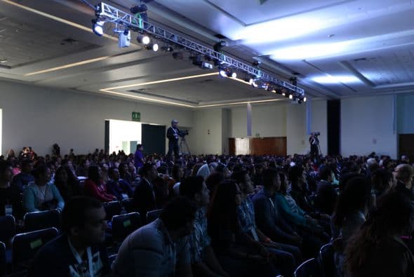 La Escuela de Emprendedores abrirá sus puertas en agosto de este año en Ciudad de México, y las conferencias para reclutar a estudiantes se realizarán durante varios meses.