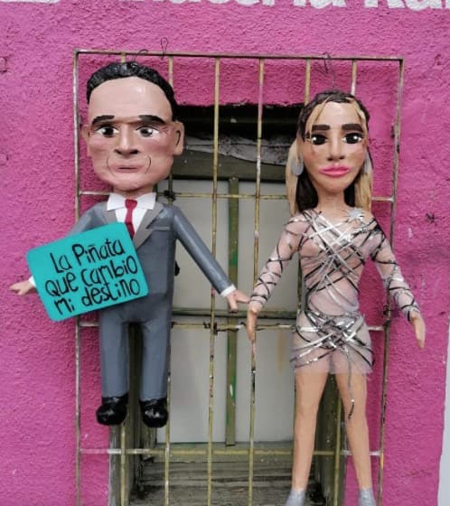 Después de la polémica entrevista de 
<b>Frida Sofía</b> con Gustavo Adolfo Infante, la nieta de Enrique Guzman tuvo su piñata junto al periodista de espectáculos.