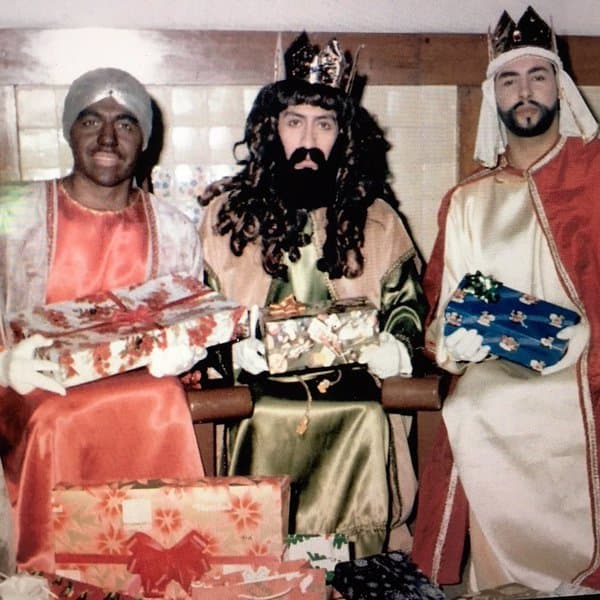 Estudió en el Instituto de Arte Escénico, en México, y participó en diferentes obras teatrales con la Compañía Nacional de Teatro.