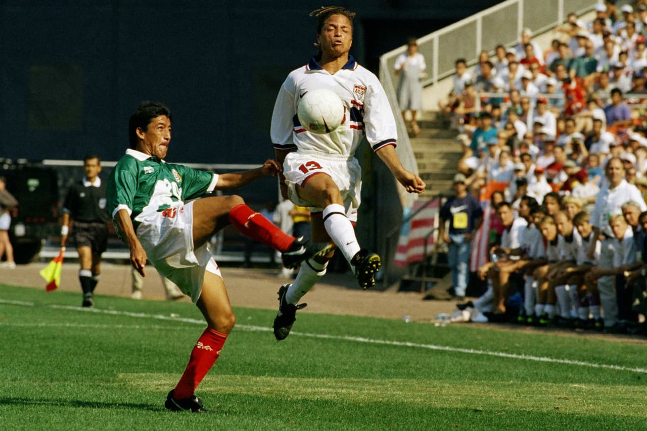Un doloroso revés para la selección de México llegó el 18 de junio de 1995, en el Estadio RFK de Washington, con un contundente 4-0 en partido amistoso, donde el Tri no metió ni las manos.