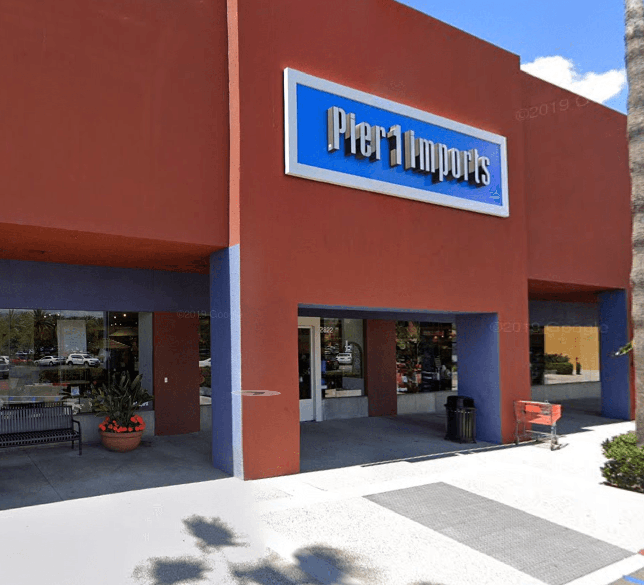 Dirección: 2822 El Camino Real, Tustin.