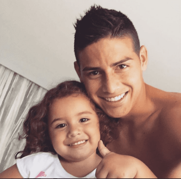 Tienen la misma sonrisa coqueta.