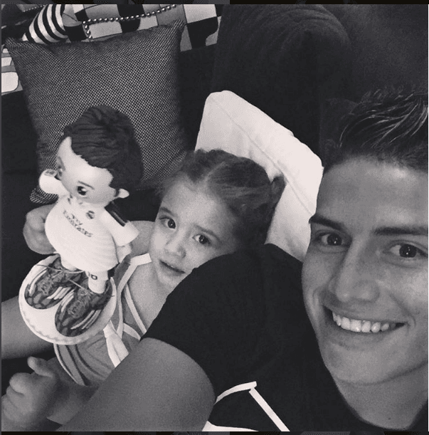 Ella es su más grande admiradora.