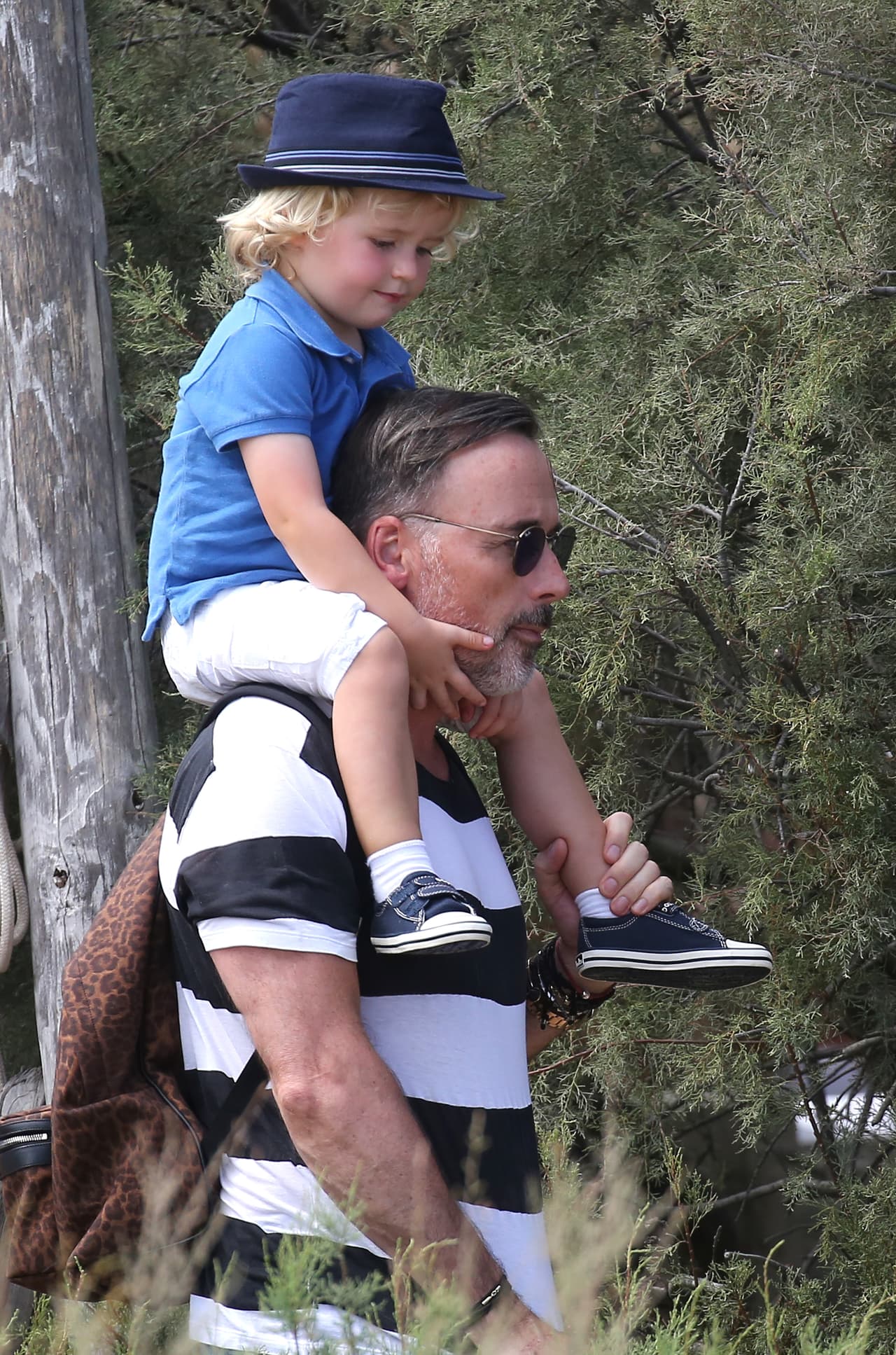 El músico y su pareja presumieron a los pequeños Zachary, de cuatro años, y Elijah, de dos.