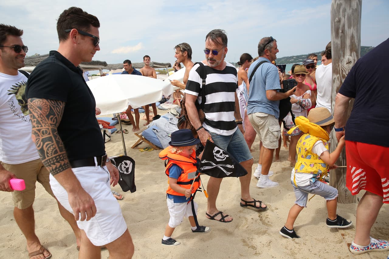 El músico y su pareja presumieron a los pequeños Zachary, de cuatro años, y Elijah, de dos.