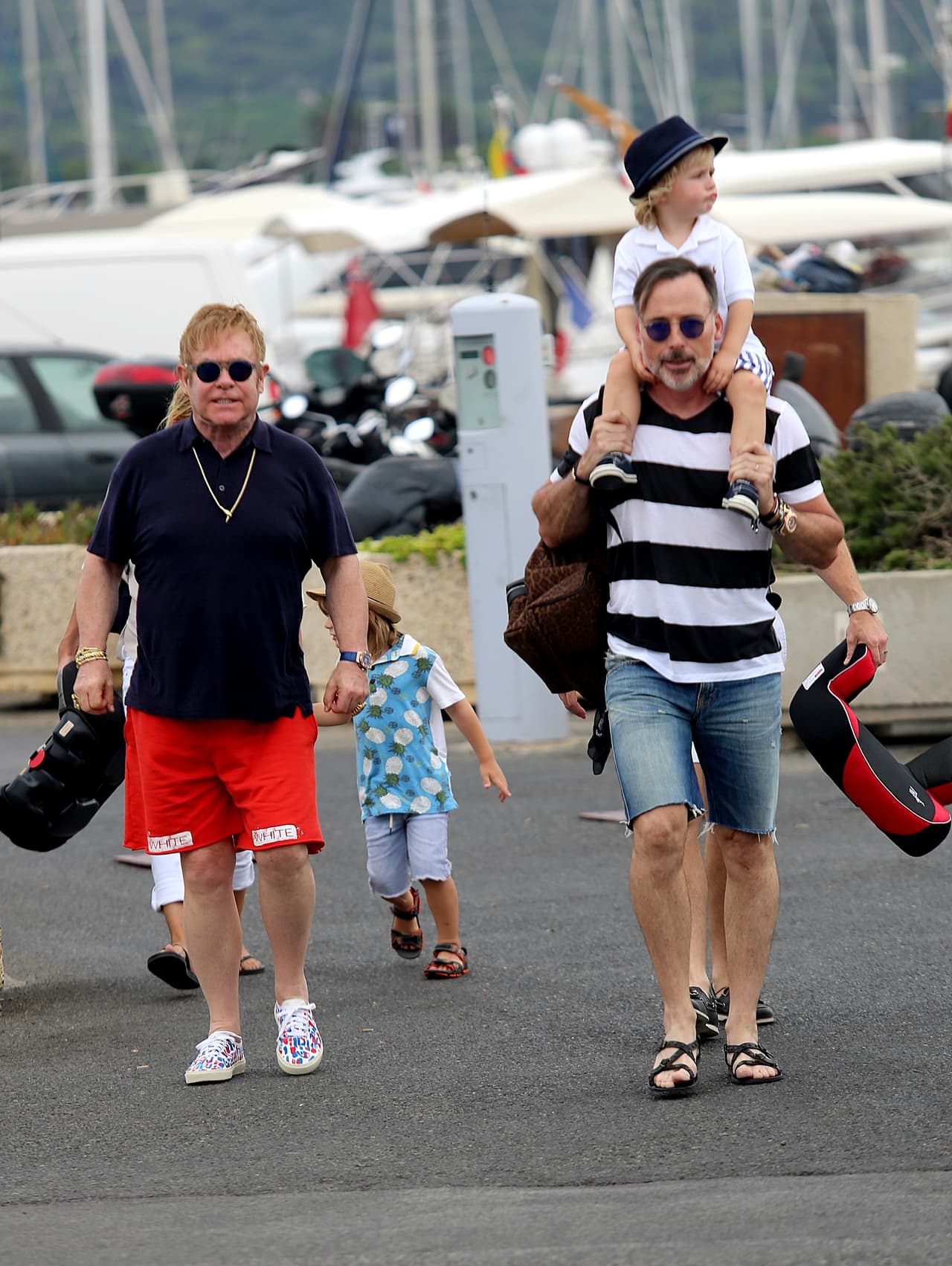 El músico y su pareja presumieron a los pequeños Zachary, de cuatro años, y Elijah, de dos.