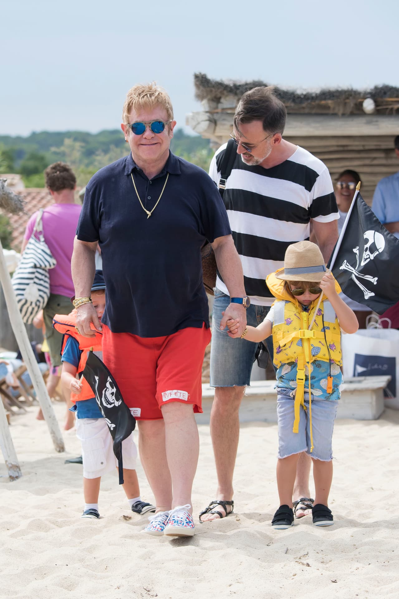 El músico y su pareja presumieron a los pequeños Zachary, de cuatro años, y Elijah, de dos.