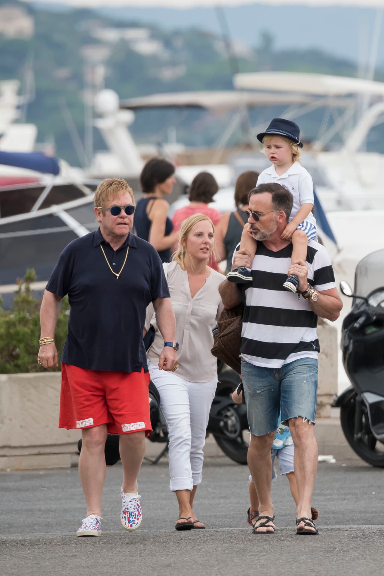 El músico y su pareja presumieron a los pequeños Zachary, de cuatro años, y Elijah, de dos.