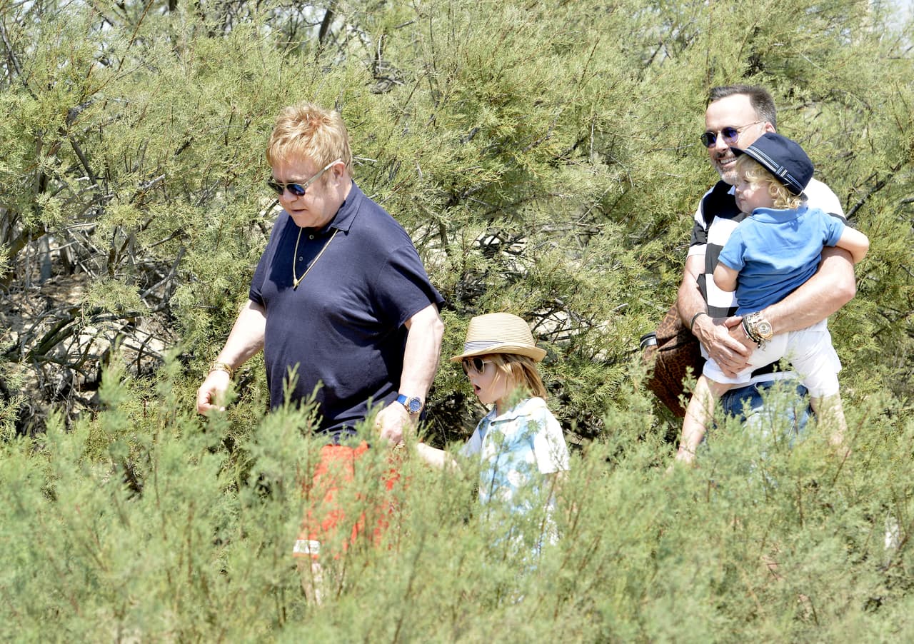 El músico y su pareja presumieron a los pequeños Zachary, de cuatro años, y Elijah, de dos.