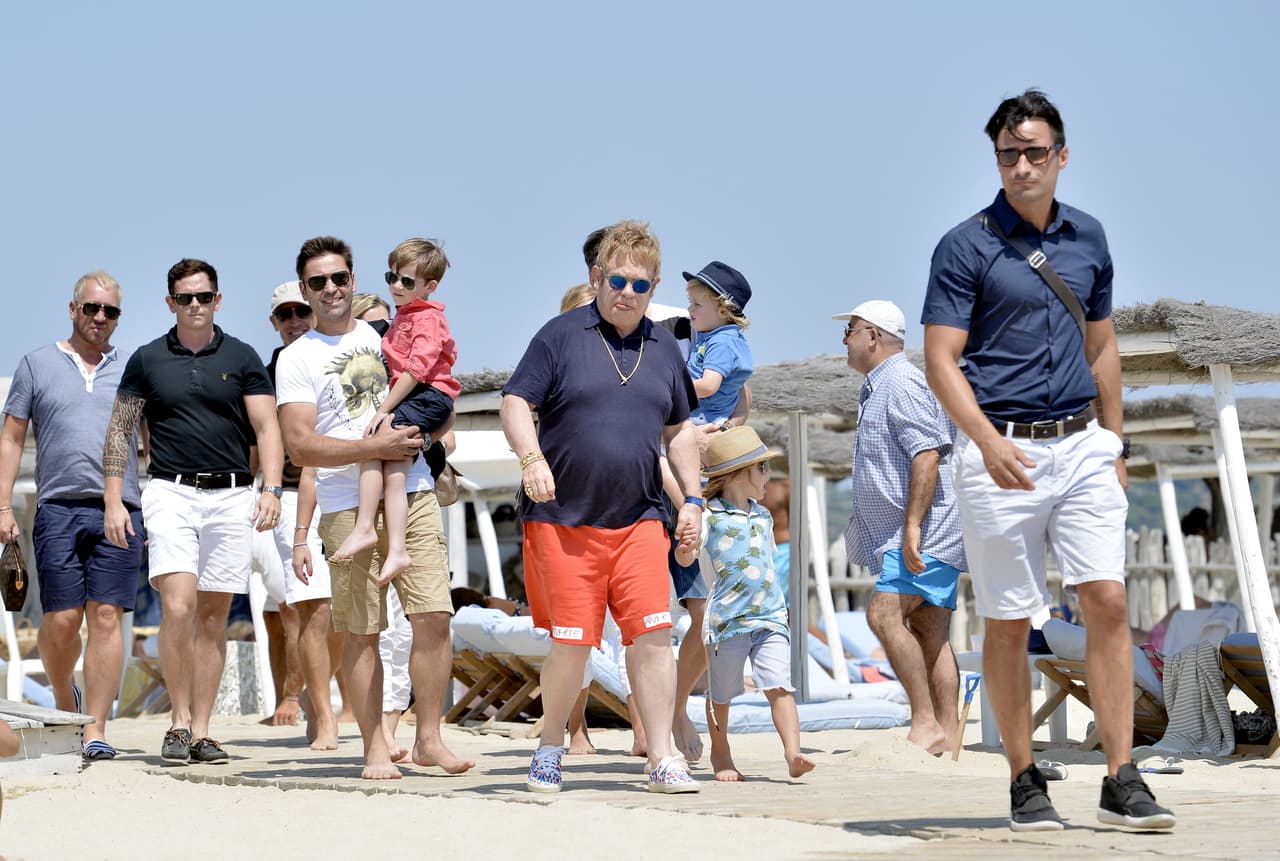 El músico y su pareja presumieron a los pequeños Zachary, de cuatro años, y Elijah, de dos.