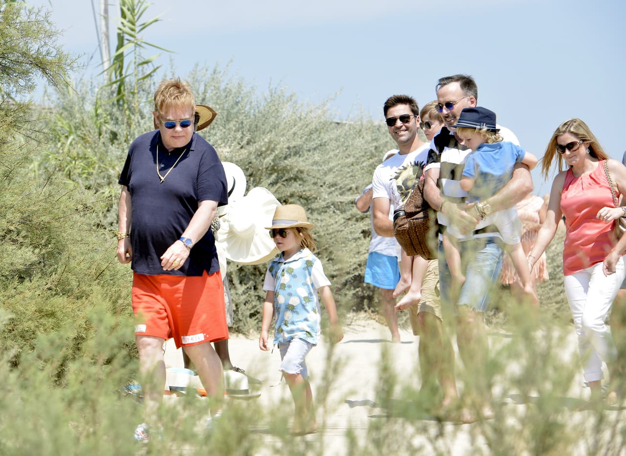 El músico y su pareja presumieron a los pequeños Zachary, de cuatro años, y Elijah, de dos.