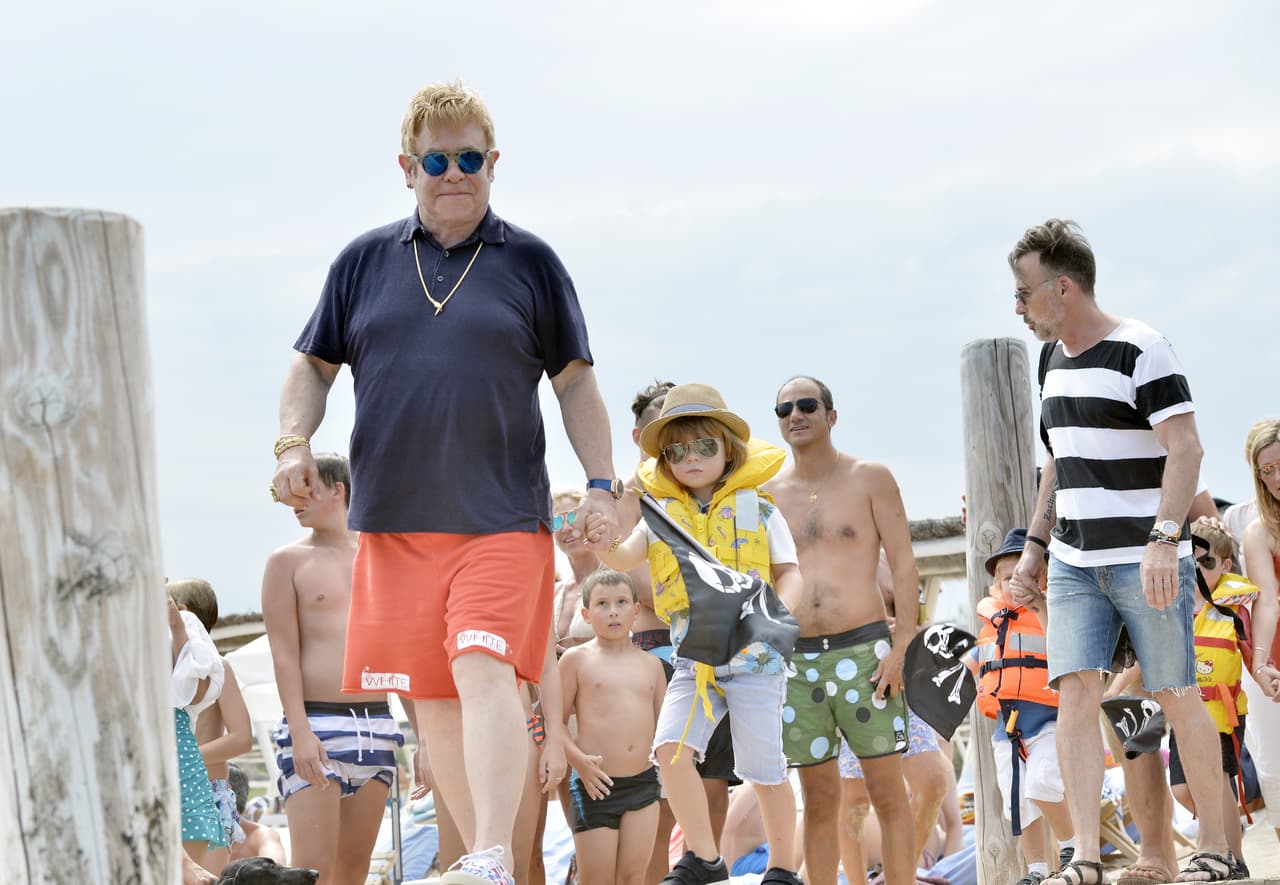 El músico y su pareja presumieron a los pequeños Zachary, de cuatro años, y Elijah, de dos.