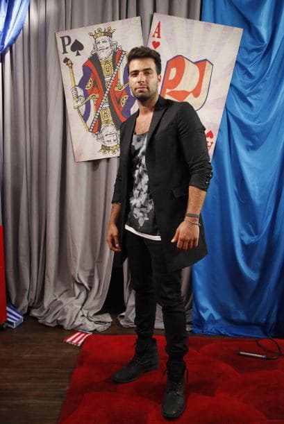 El galán llega a Premios Juventud con una actitud de conquistador.