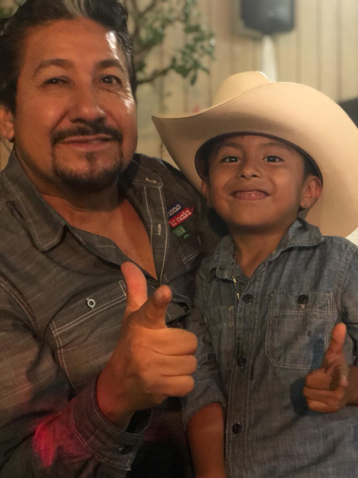 Y por último, una foto con este pequeño que le demostró a El Feo que le tiene mucho cariño.