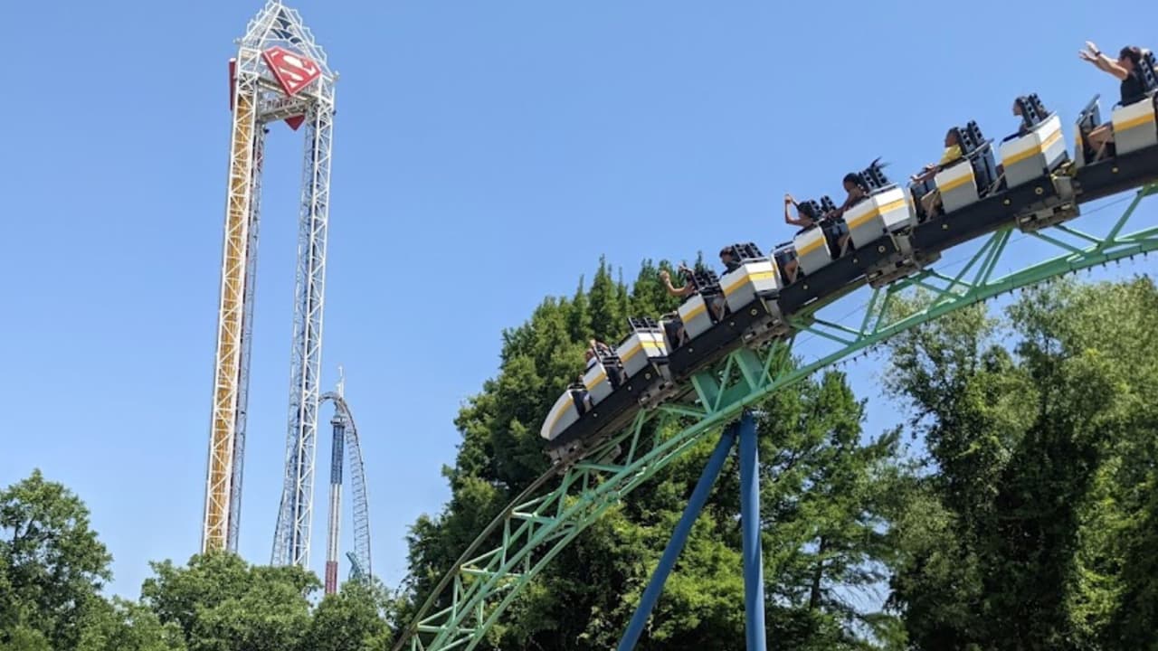 Si quieres comprar tus boletos para Six Flags Over Texas puedes hacerlo entrando a 
<a href="https://www.sixflags.com/overtexas/store/tickets" target="_blank">este enlace</a>.