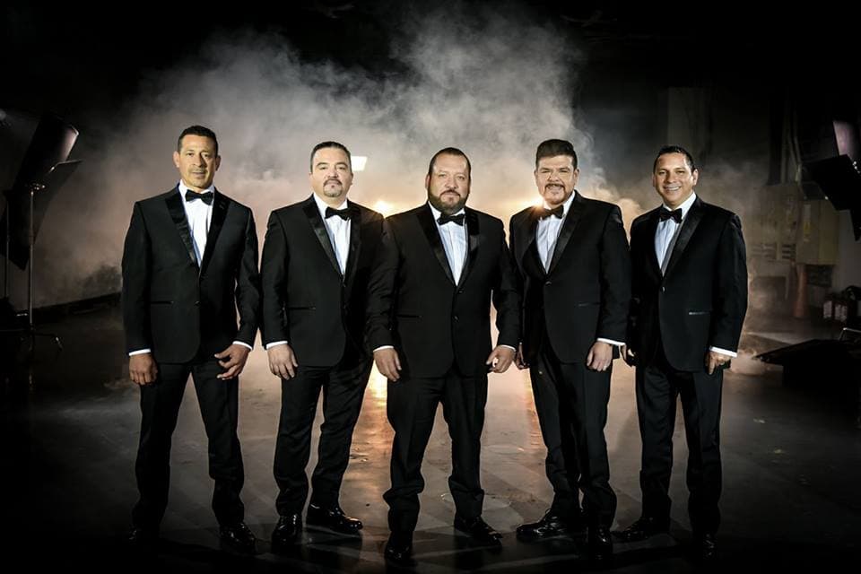 Vestidos de etiqueta, así es como el Grupo Pesado celebra 25 años dentro de la música norteña.