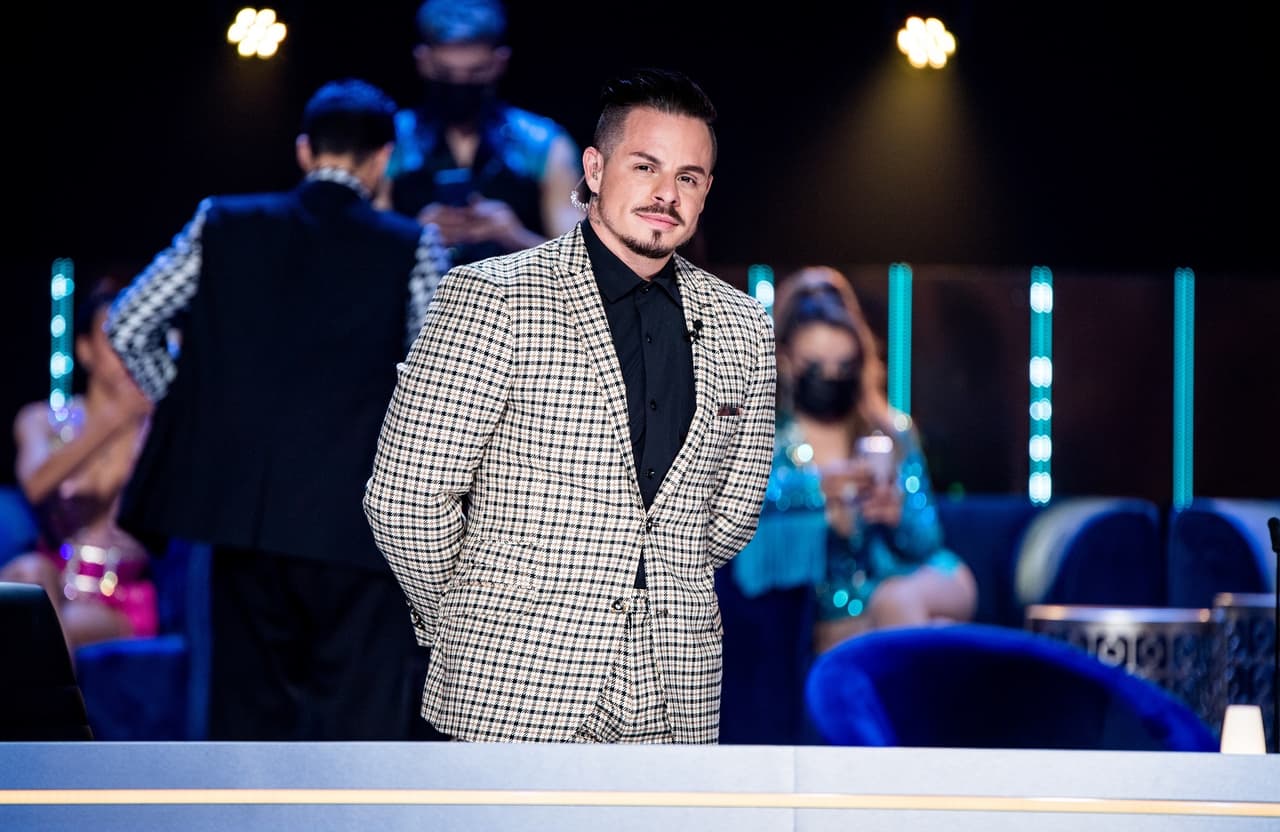 En Mira Quién Baila celebramos la vida del juez que en las últimas tres temporadas ha guiado a las estrellas participantes del reality show de baile.