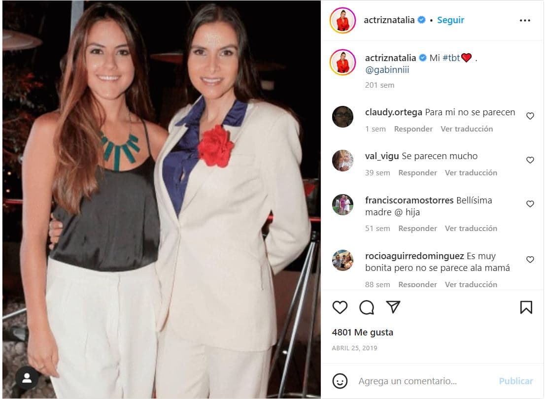 Natalia Ramírez con su hija