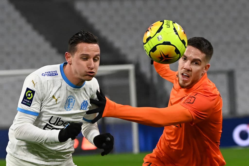 Marsella goleó en casa al Montpellier 3-1; cierran la jornada con 31 y 27 puntos, respectivamente.