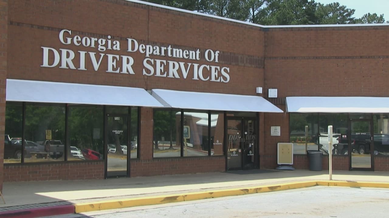 Conductores de Georgia no podrán tramitar licencias por cuatro días tras el cierre de las oficinas