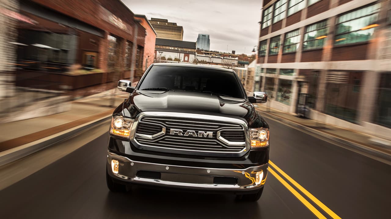 Roban de la fábrica una flota de 8 pickups Ram recién construidas