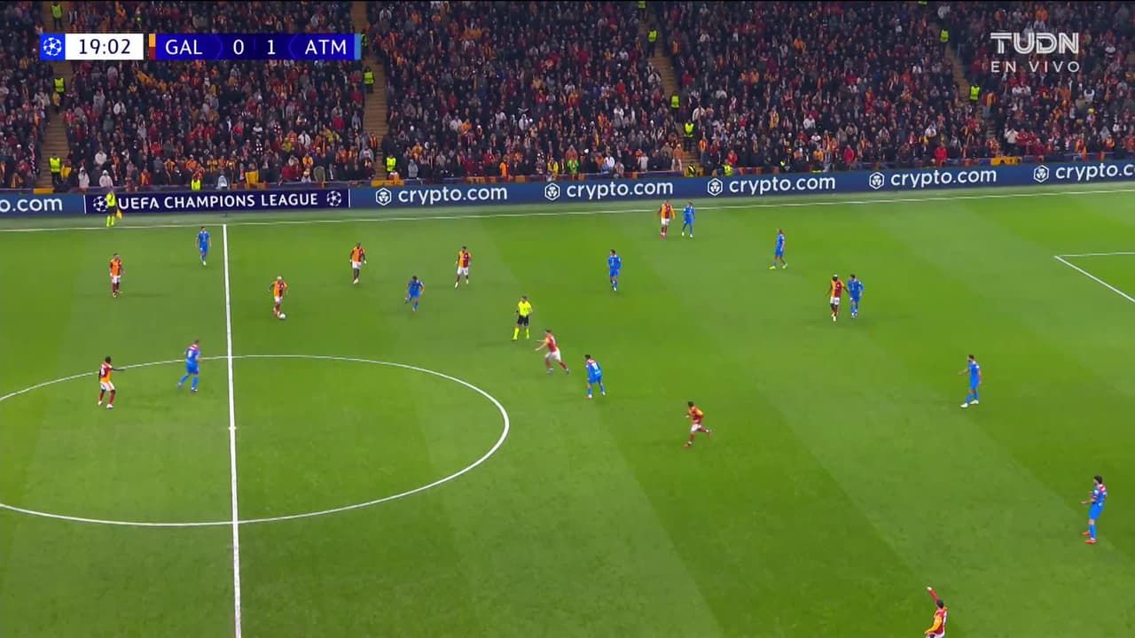 ¡AUTOGOL! de Marcos Llorente para Galatasaray.