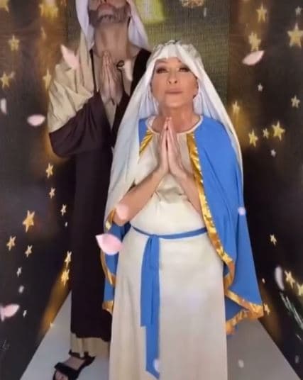 A finales del año pasado, Yuri estuvo envuelta en la polémica después de protagonizar un video de TikTok disfrazada de la virgen María. Esta no ha sido la única vez en que la intérprete mexicana es criticada por usuarios de redes sociales.