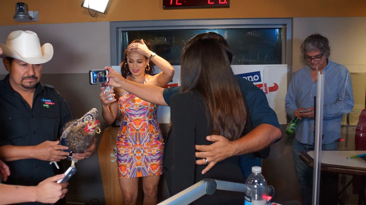 Así fue la divertida entrevista de 'El Bueno, La Mala y El Feo' con Salma Hayek.