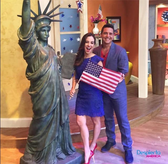 Así de entusiastas, Alejandro y Mariana nos dicen ¡Feliz 4 de Julio!