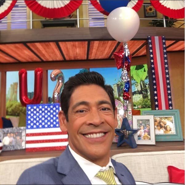 Johnny volvió de vacaciones llenó de energía y ánimo patriota.