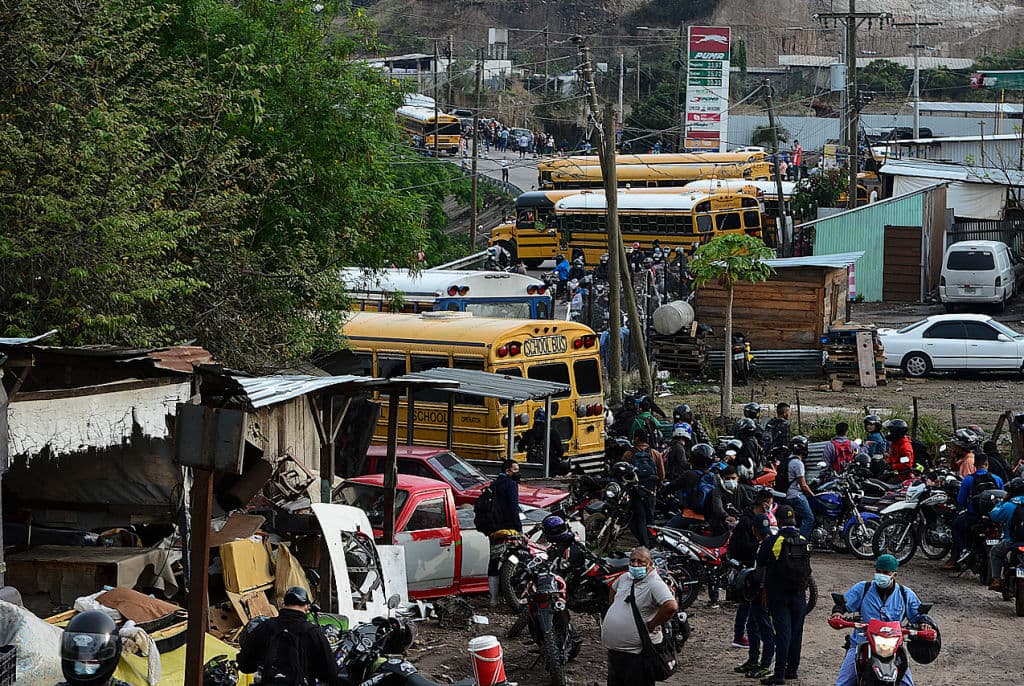 <b>Puesto 30: Distrito Central</b>, Honduras (FOTO). Homicidios por cada 100,000 habitantes: 
<b>45.57</b>. Habitantes: 1,276,738.
<br>
<b>Puesto 29: Detroit</b>, EEUU. Homicidios por cada 100,000 habitantes: 
<b>45.80</b>. Habitantes: 713,898.
<br>
<b>Puesto 28: Salvador</b>, Brasil. Homicidios por cada 100,000 habitantes: 
<b>46.80</b>. Habitantes: 3,957,566.
<br>
<b>Puesto 27: Morelia</b>, México. Homicidios por cada 100,000 habitantes: 
<b>47.46</b>. Habitantes: 849,053.
<br>
<b>Puesto 26: Cuernavaca</b>, México. Homicidios por cada 100,000 habitantes: 
<b>48.62</b>. Habitantes: 896,688.