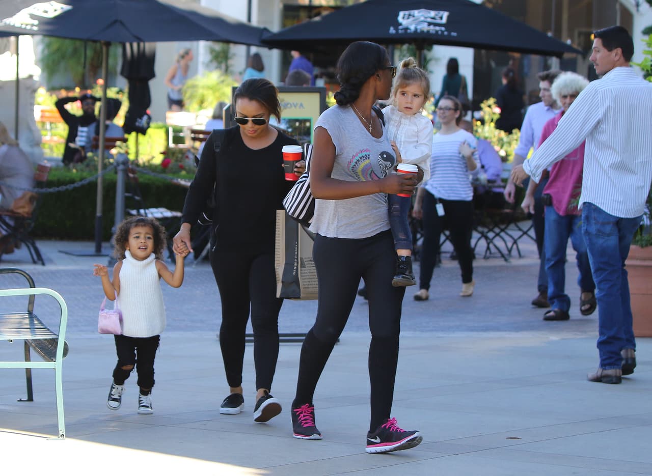 El retoño de Kanye West es muy pequeña aún, pero no puede negar sus instintos fashionistas.