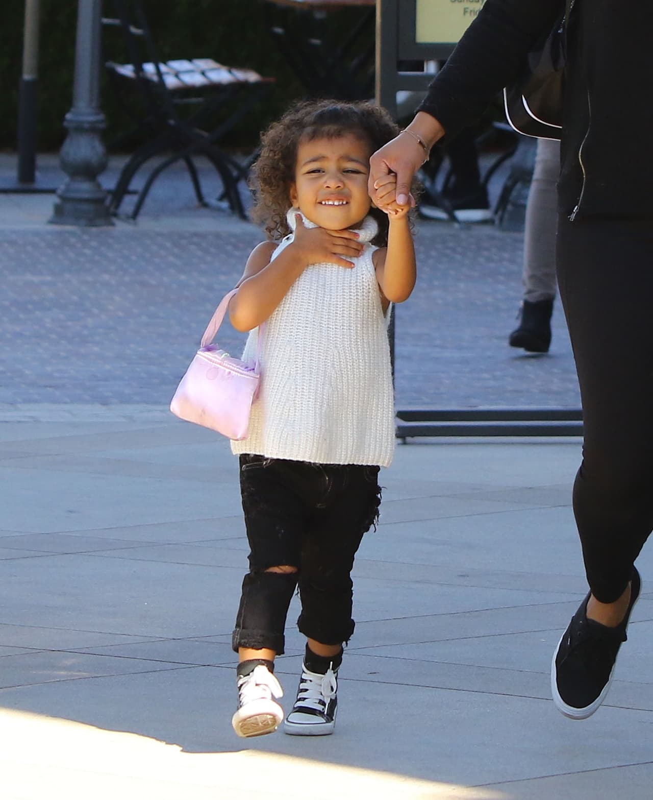 Nori West fue de compras como toda una diva.