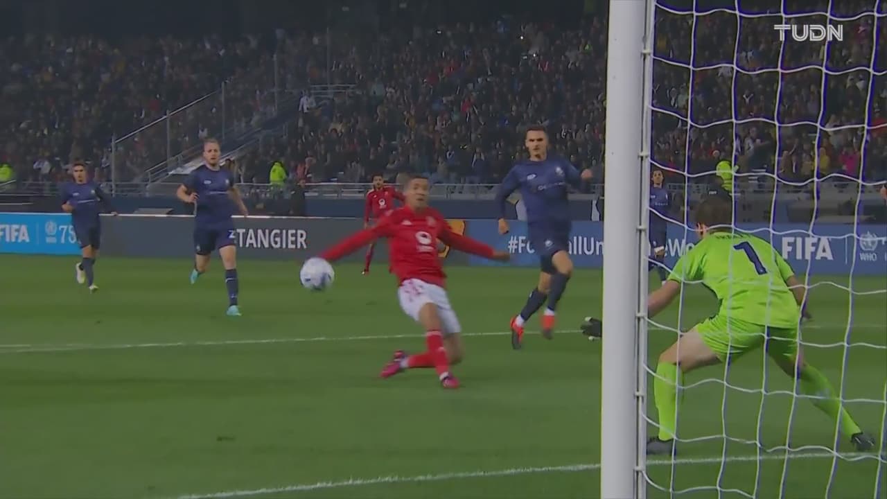 ¡Se la perdió! Mohamed Sherif no la empuja frente al arco