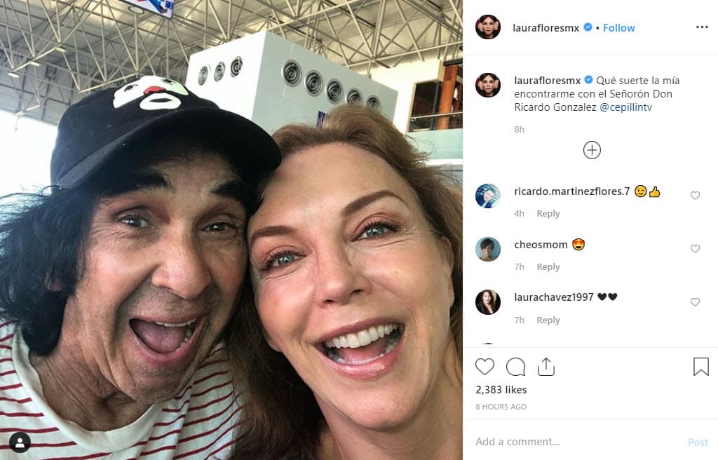 "
<b>Qué suerte la mía </b>encontrarme con el señorón don Ricardo Gonzalez Cepillín", es el texto que acompaña la foto que lleva más de 2,300 'me gusta' y donde se aprecia al comediante infantil sin maquillaje.
<br>