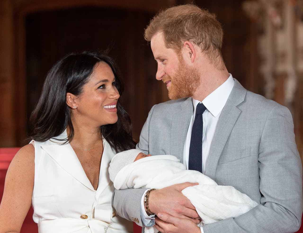 Finalmente llegó la foto más esperada por los fans de la pareja formada por Meghan Markle y el príncipe Harry mostrando a su bebé.