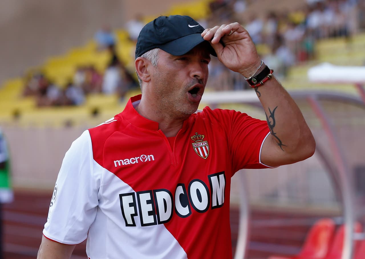 El cantante Eros Ramazzotti siempre se imaginó con un balón y una camiseta con su apellido, jugando fútbol con grandes estrellas.