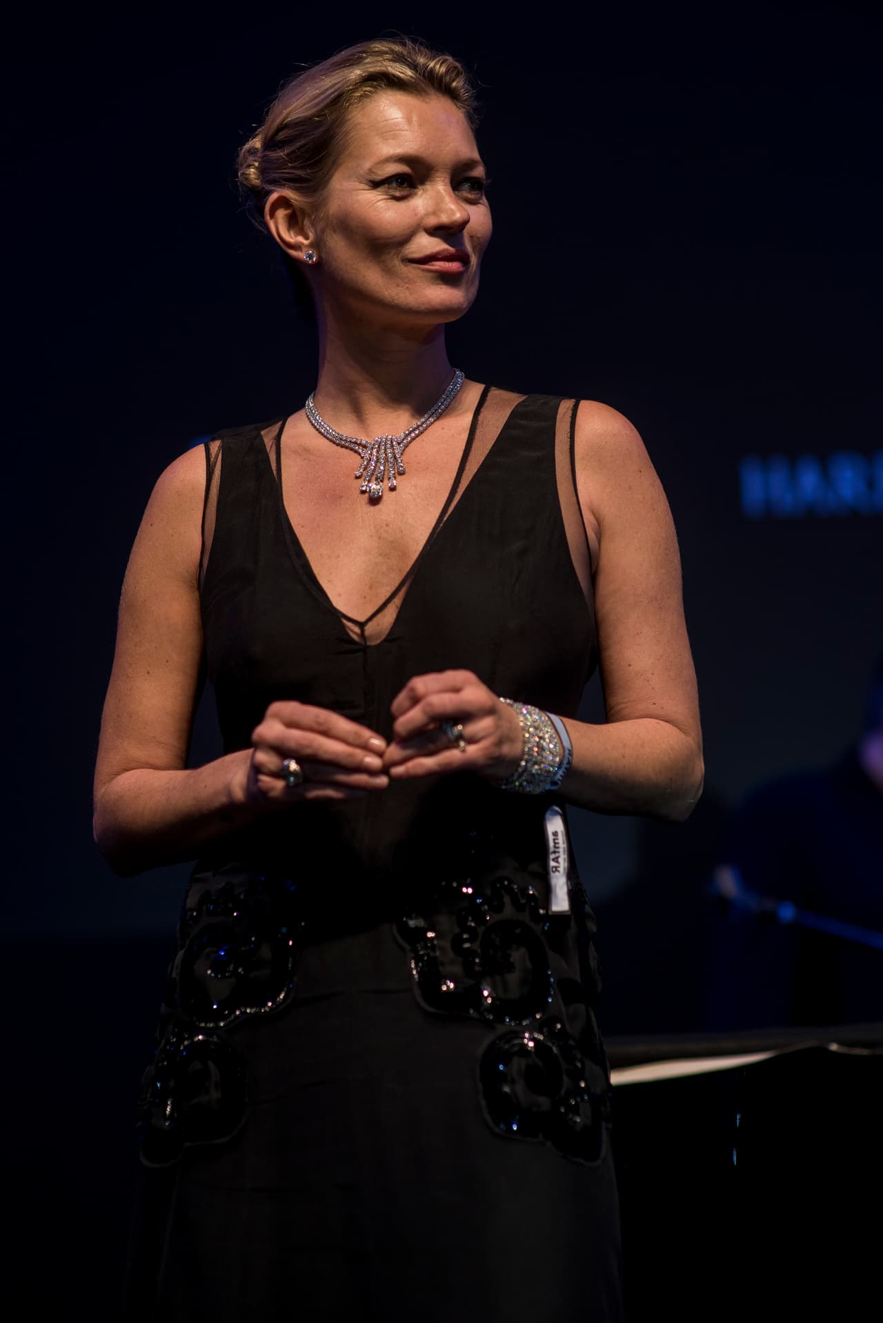 La supermodelo Kate Moss entró al mundo de las pasarelas a los 14 años. ¿Qué habría hecho de su vida de no haber ocurrido esto? Afirma que hubiera incursionado en la música.