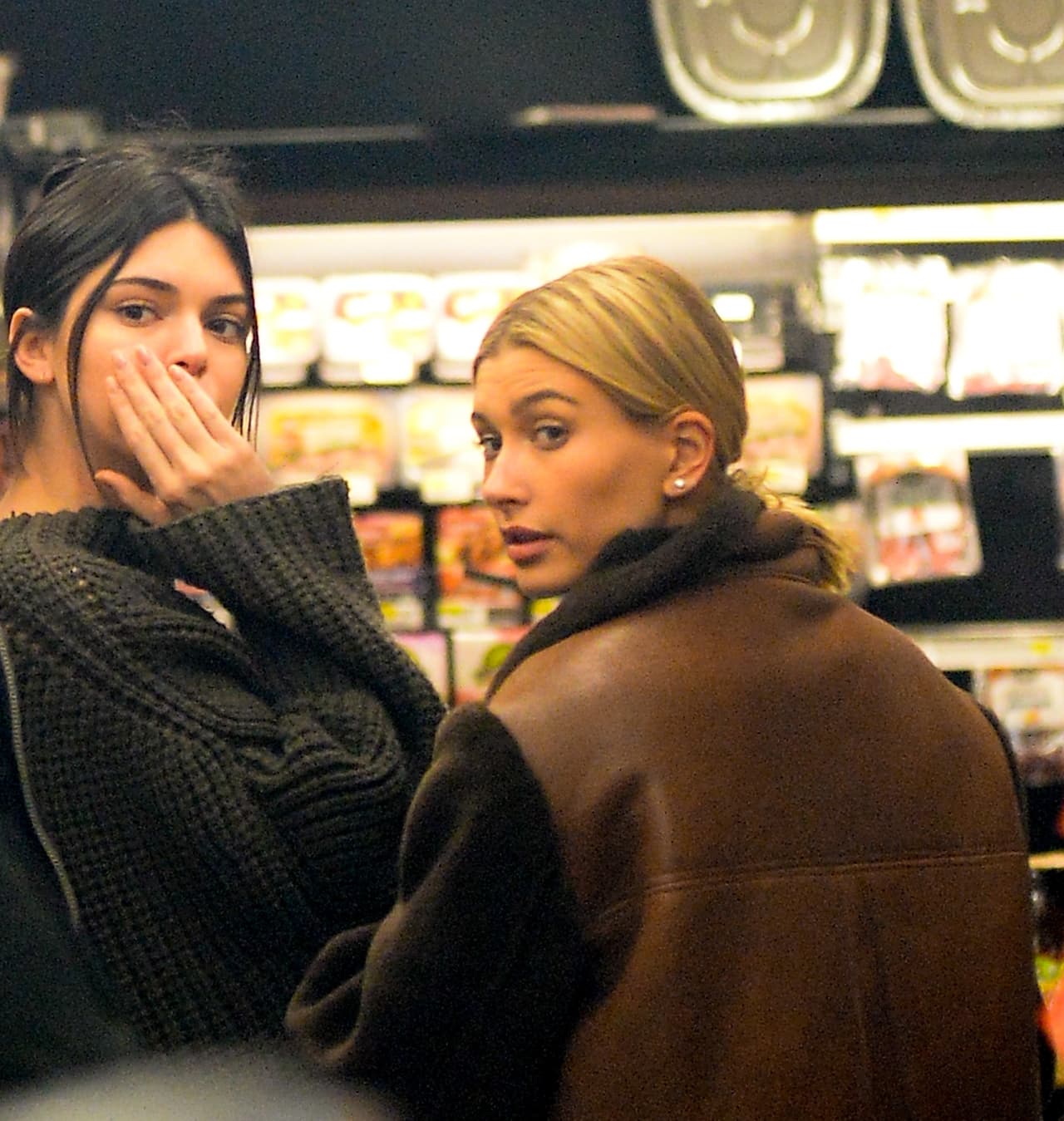 Afortunadamente ambas son amigas desde hace mucho, por lo que no necesitan que una máquina les diga qué hay de verdad en lo que se cuentan.