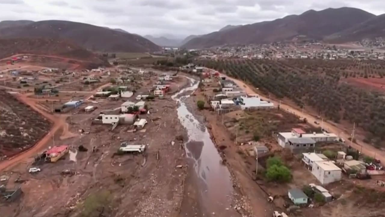 En Baja California, México, sigue la búsqueda de personas desaparecidas por los efectos de la tormenta tropical Rachel