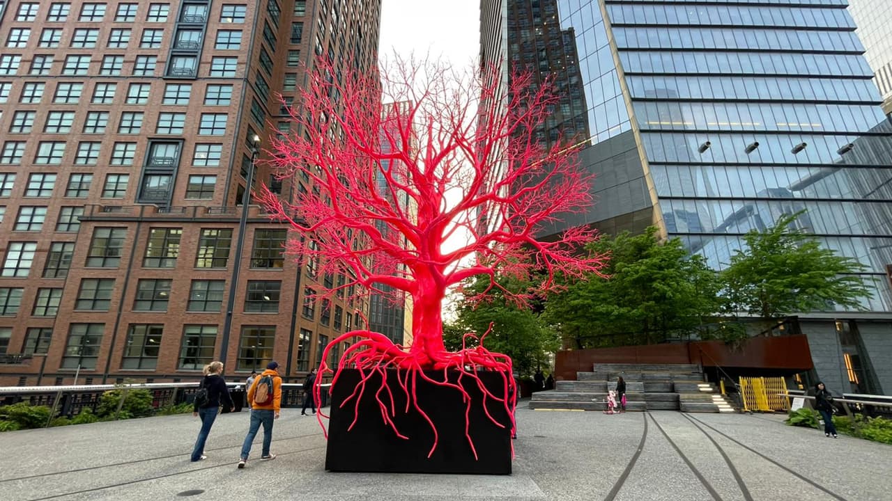 El "Árbol Viejo", la escultura en pleno Manhattan que te conecta con la naturaleza