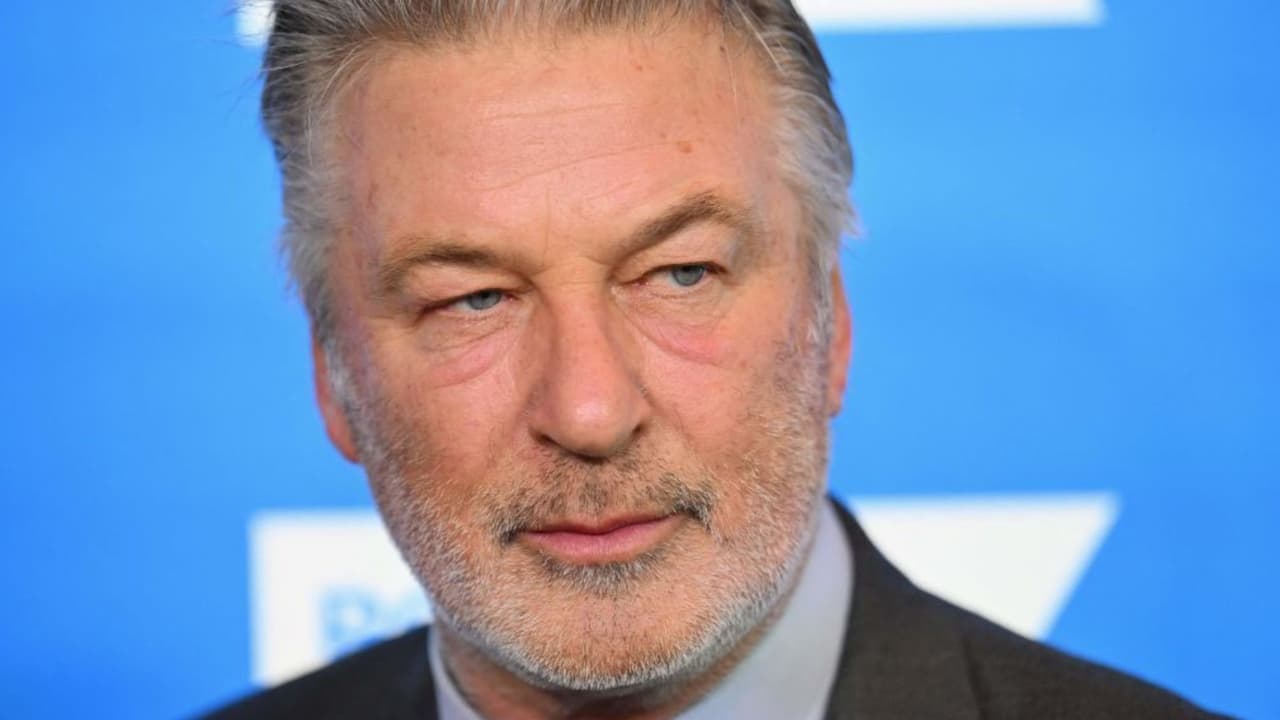 Fiscalía retira los cargos contra el actor Alec Baldwin por el homicidio involuntario de Halyna Hutchins