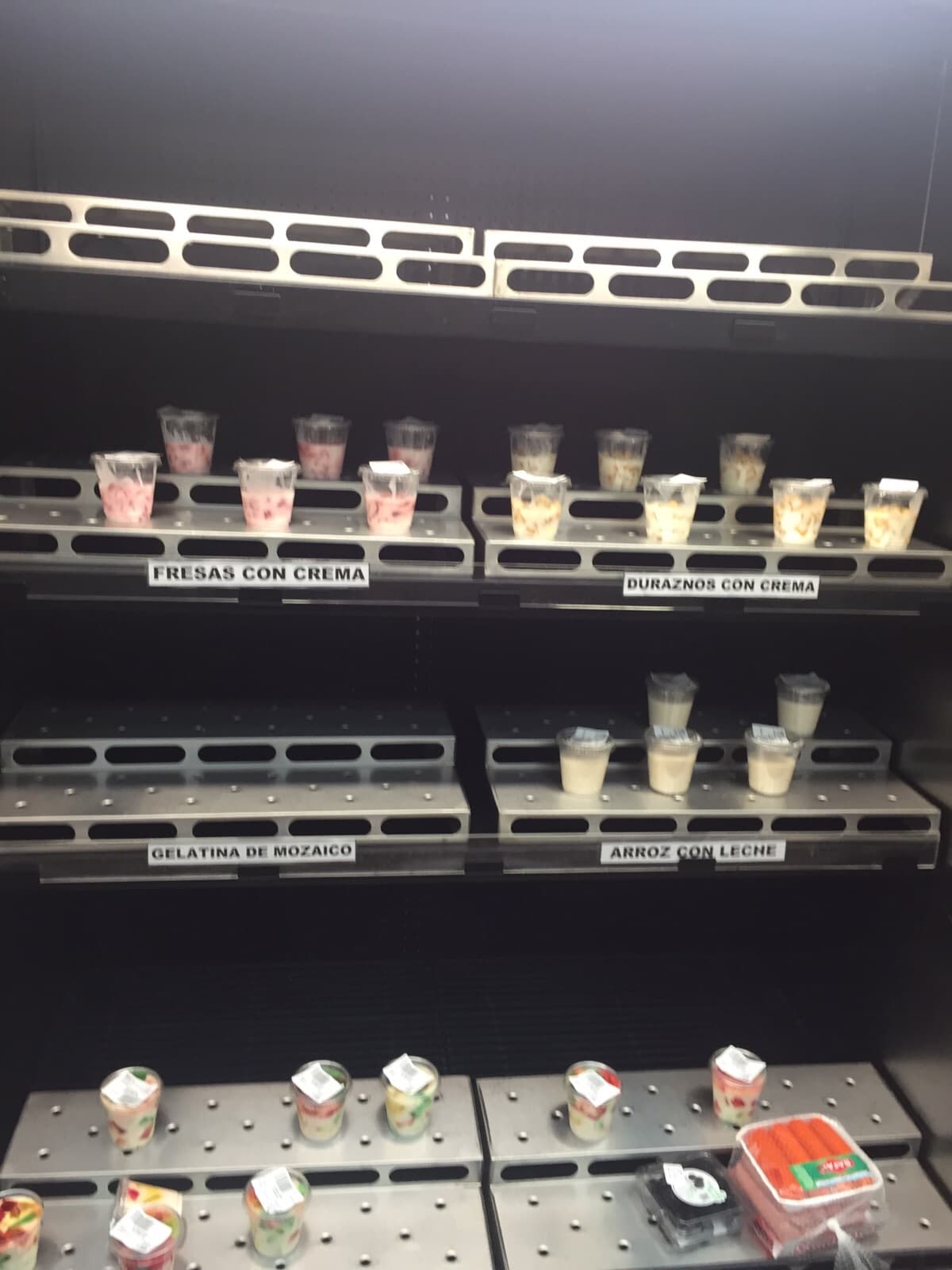 Patricia ha sido denominada como la tormenta más grande en la historia del planeta y residentes y autoridades en México permanecen en alerta ante el arribo del huracán.