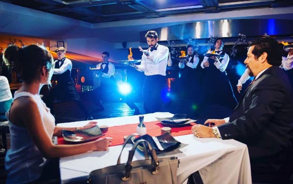 ¿Te acuerdas de ese movimiento de caderas de Gonzalo Peña en el primer capítulo? ¡Cómo lo disfrutaron todos durante la grabación!