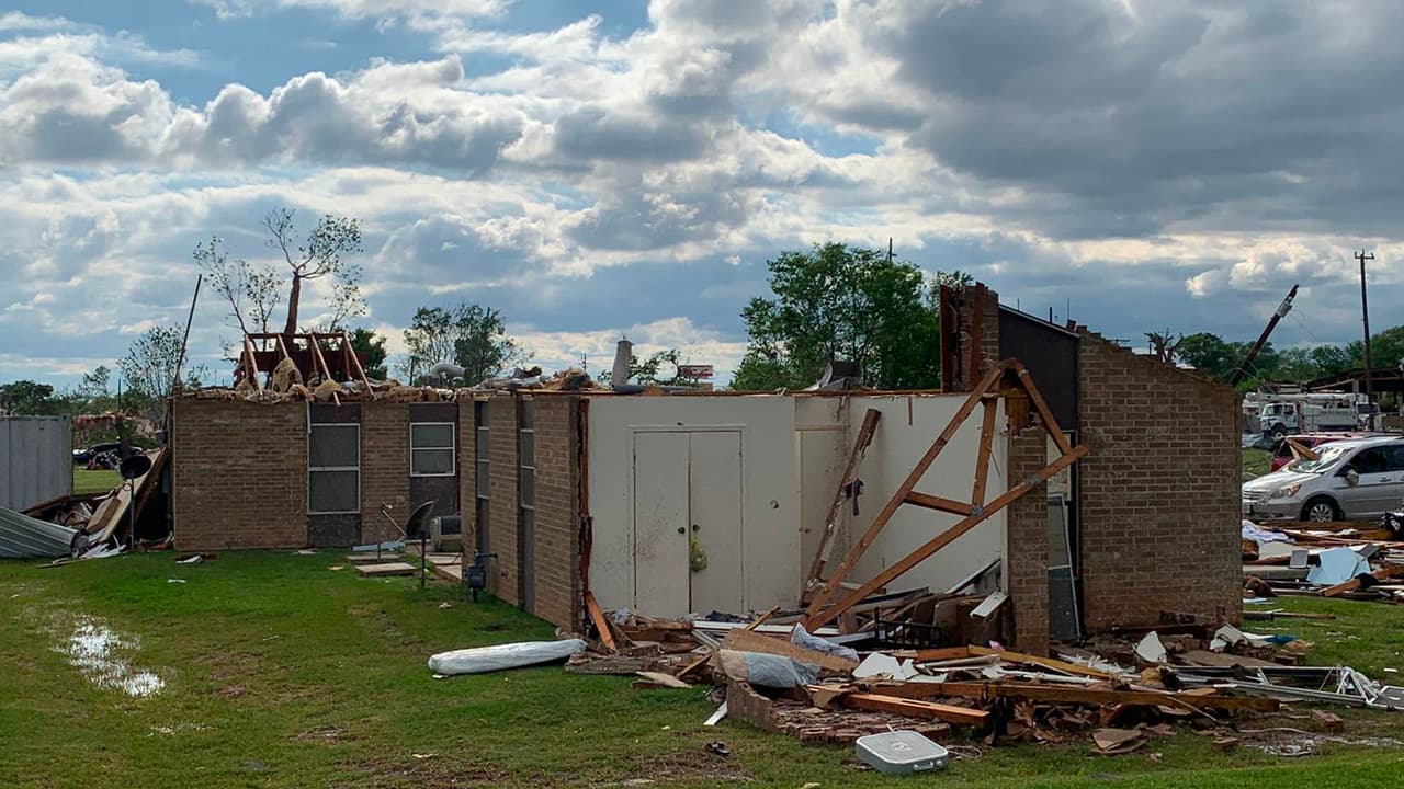 El Servicio Nacional de Meteorología aún debe confirmar si efectivamente los daños en la población de Franklin, al norte de Houston, fueron causados por un tornado.
