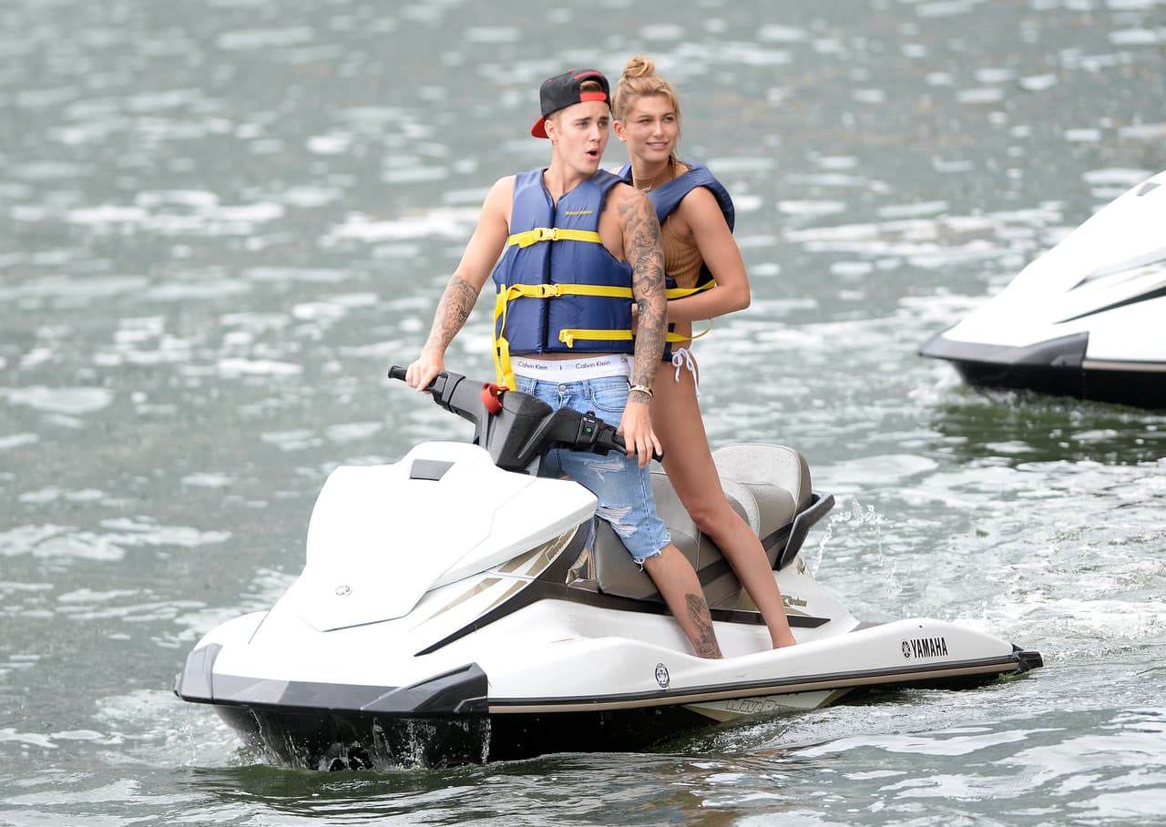 La pareja no se quitó las manos de encima y ella se veía súper sonriente.